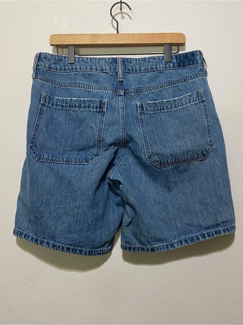 Hollister Low Rise Baggy Blue Jean Jort Shorts Women’s Size 10 - Picture 2 of 9